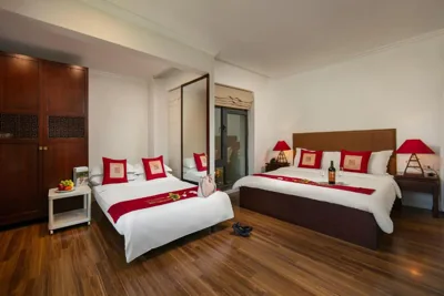 Quadruple Room with Lake View — Au Coeur d'Hanoi Lakeside Hotel
